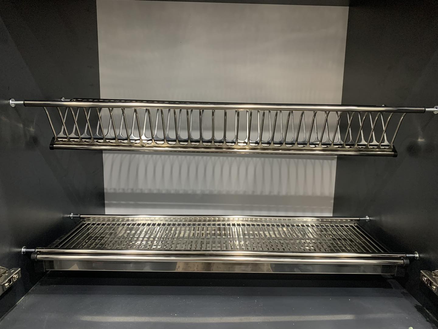 Giá Bát Đĩa Cố Định Tủ Trên Chữ V